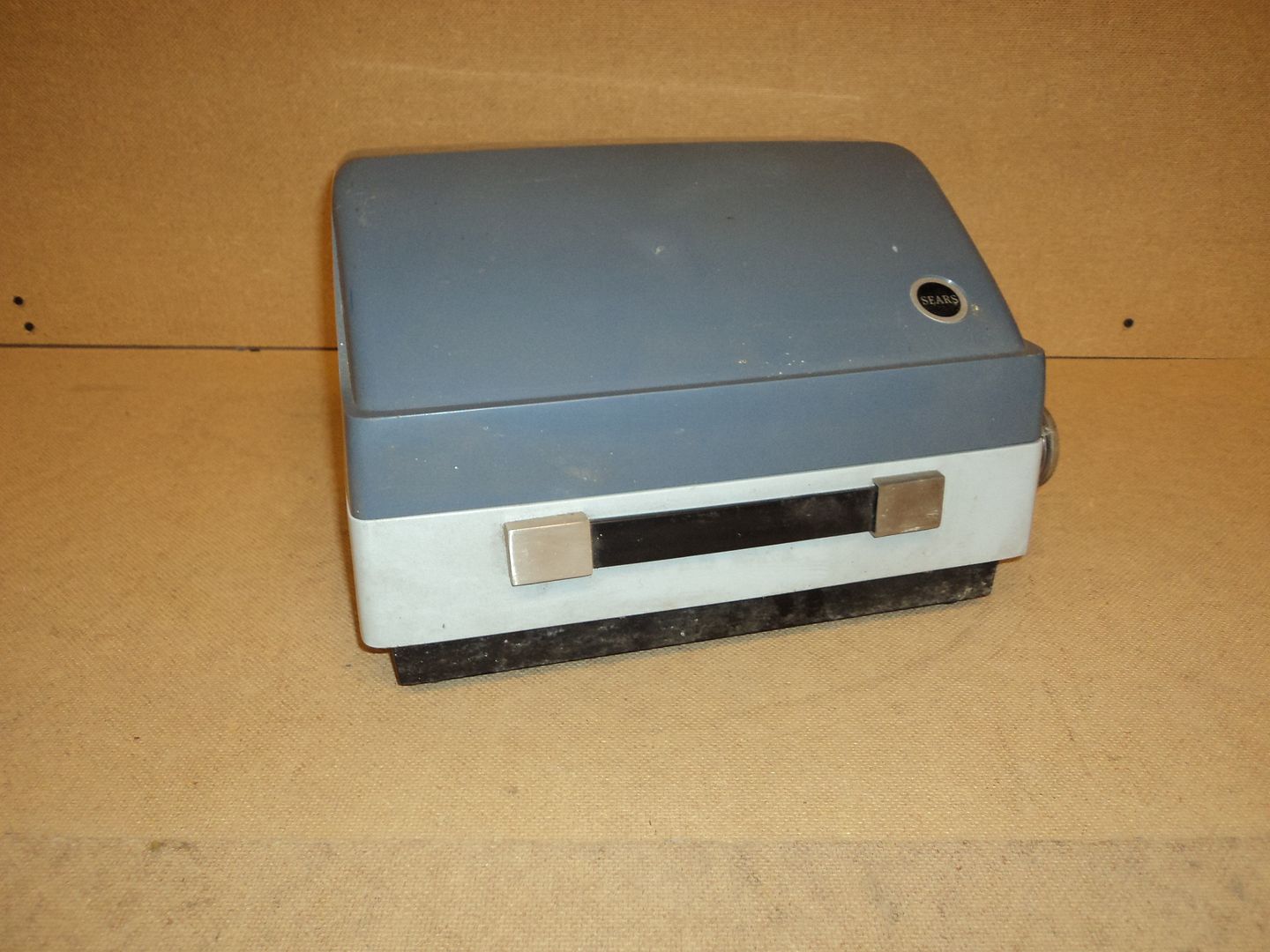 Sears Tower Brand Slide Projector Gray/Black 115V 650 Watts No 9888